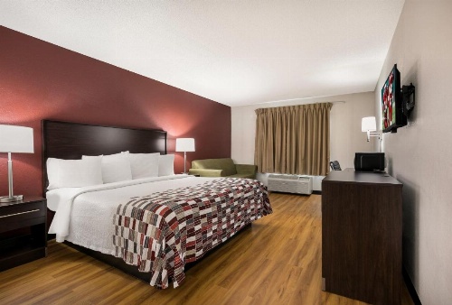 Red Roof Inn & Suites Knoxville East image 15