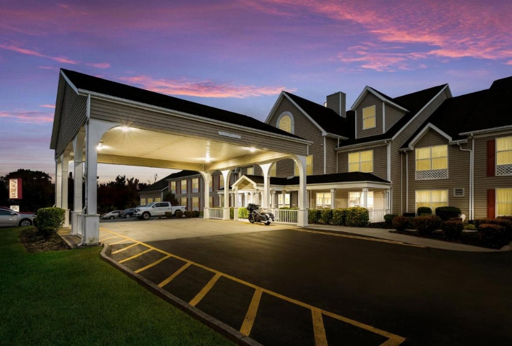 Red Roof Inn & Suites Knoxville East Image 26
