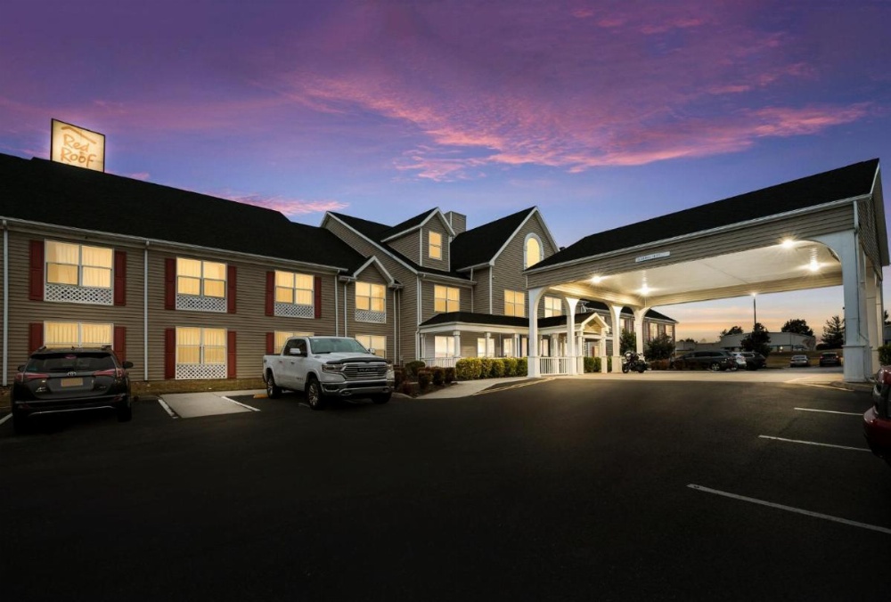 Red Roof Inn & Suites Knoxville East Image 28