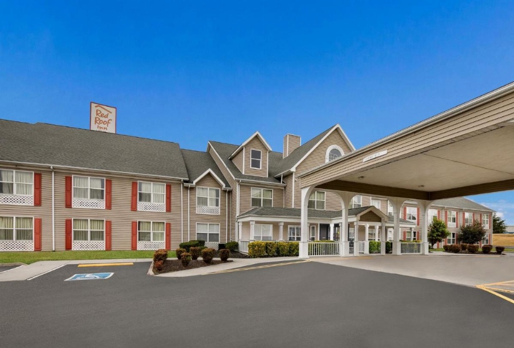 Red Roof Inn & Suites Knoxville East Image 31