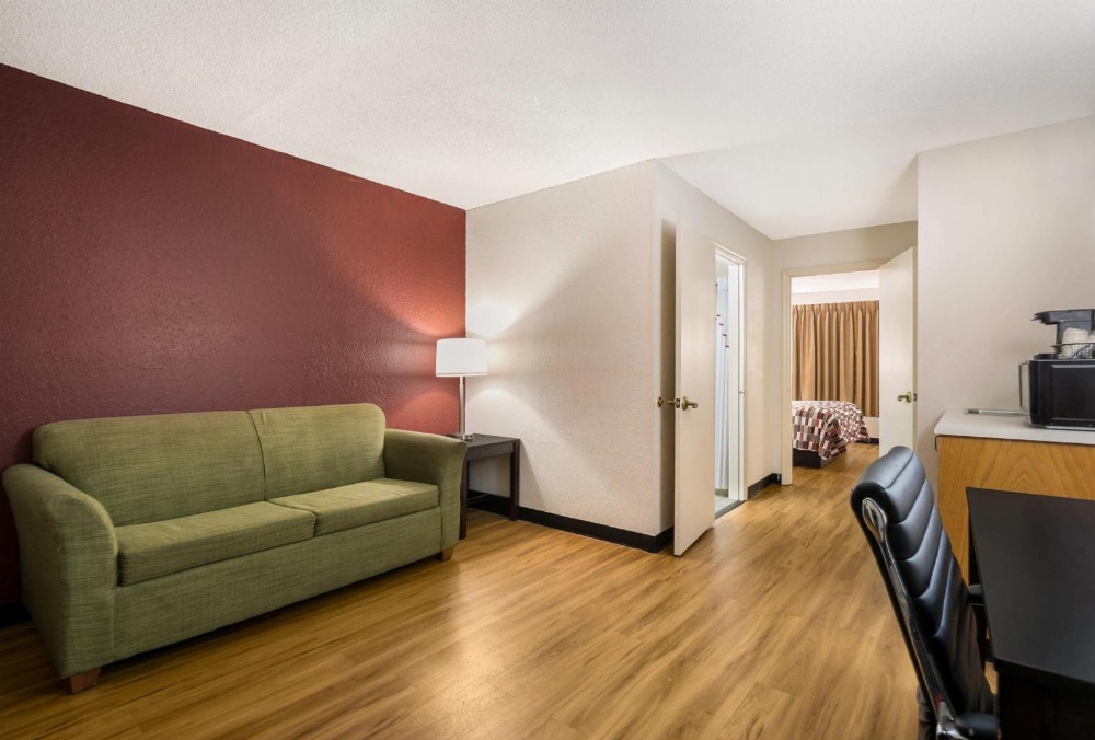 Red Roof Inn & Suites Knoxville East