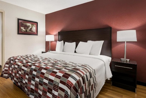 Red Roof Inn & Suites Knoxville East image 6
