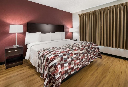 Red Roof Inn & Suites Knoxville East image 7